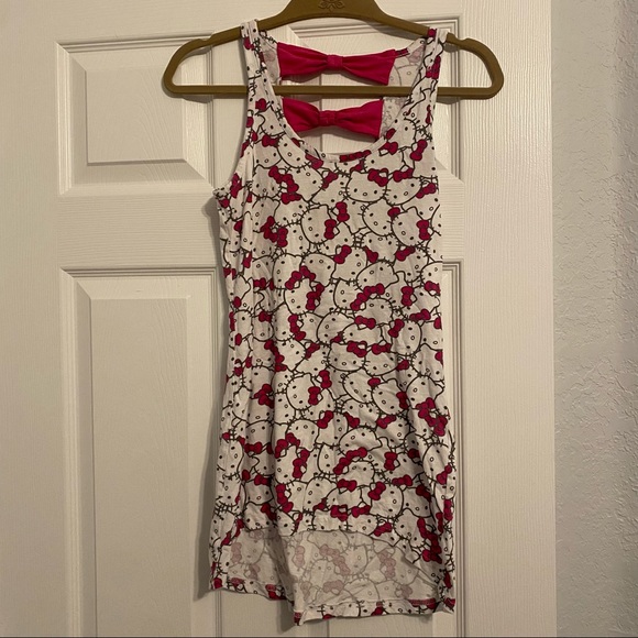 Sanrio Hello Kitty Sleep Tunic, Junior’s Small - Item 0031 - Picture 1 of 6